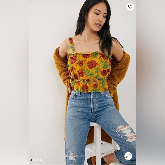 New Felipa Cropped Velvet tank size XS
With an easygoing fit and a plush velvet - Picture 2 of 9